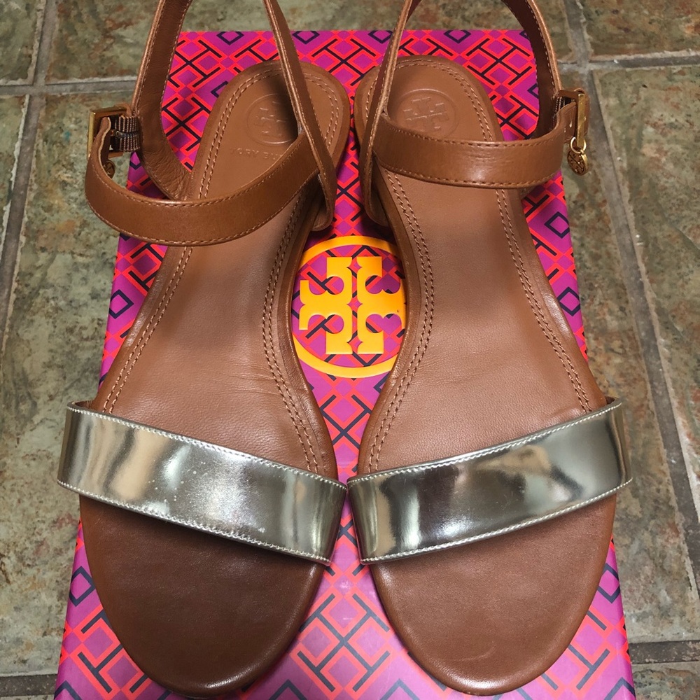 Tory Burch size 6.5 Laurel Flat Sandals